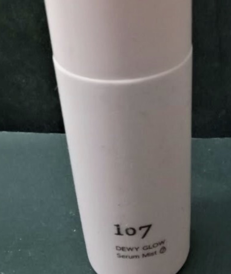 Dewy Glow Serum Mist imgfdn-5a03dfe1-e0bf-438d-8537-48ed17223f3d