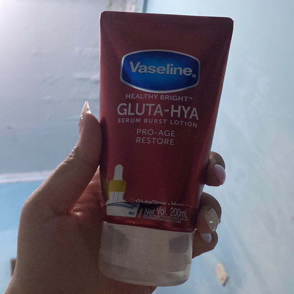 Gluta Hya Serum Burst Lotion Pro Age Restore imgfdn-ae6a585b-1479-41c6-9626-43f618db3d91