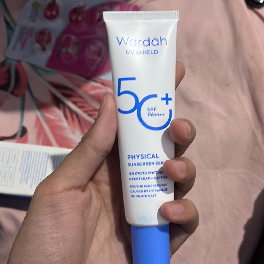 UV Shield Physical Sunscreen SPF 50/PA++++ imgfdn-4a68711d-8f1a-497a-8810-046b99c4be38