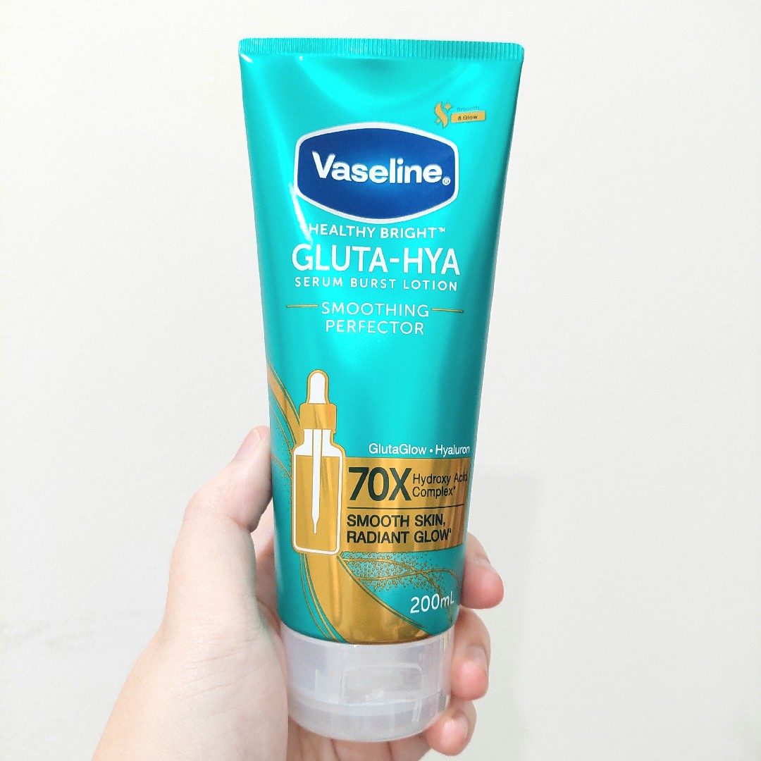 Healthy Bright Gluta-Hya Serum Burst Lotion - Smoothing Perfector imgfdn-83c81602-3855-4c39-8032-37e96cbeed9f