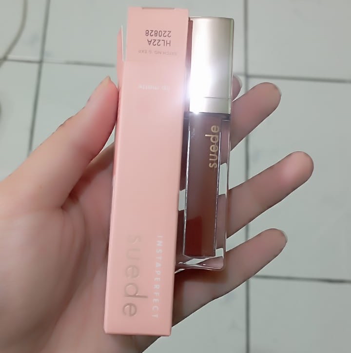 Suede Lip Matte - 14 Cassis imgfdn-b6cad2bb-c700-4343-a58d-462e099c23db