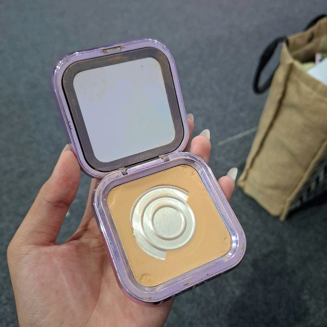 Copy Paste CoverBlur Powder Foundation - W01.5 Cashew imgfdn-227a5427-7981-4984-bdfd-09e1f7b045f4