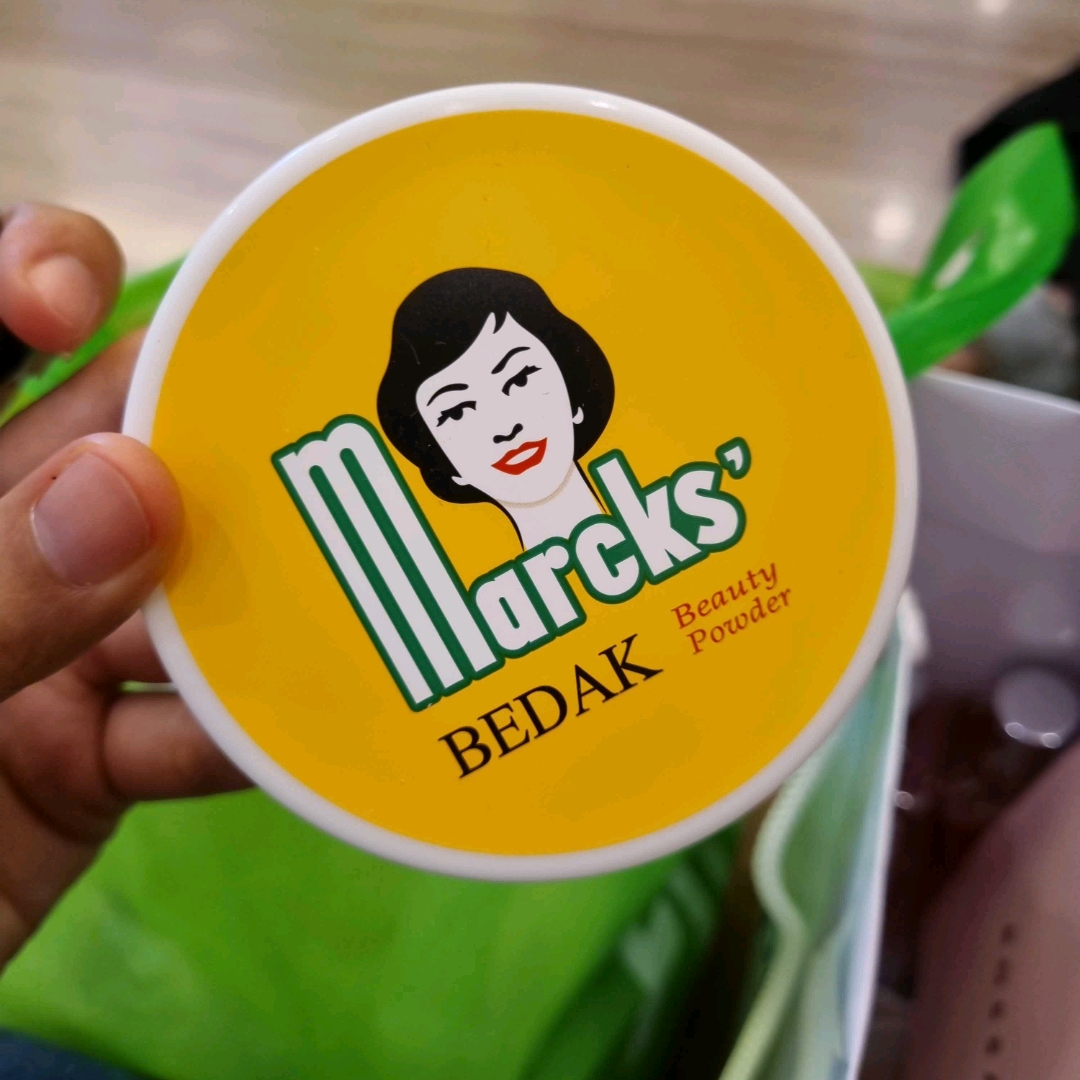 Bedak Beauty Powder - Creme imgfdn-622c03db-df6a-4b45-959f-eaafd3c5b86c