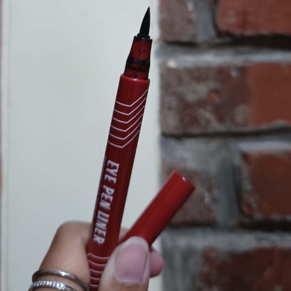 Fantastic Eye Liner - Black imgfdn-05b30b7a-8bfa-48a8-bc96-e53f2d8ed3de