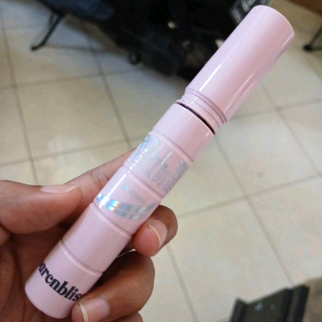 Roll To Volume Mascara imgfdn-c3e408b3-f06b-4d72-82af-636d66b02217