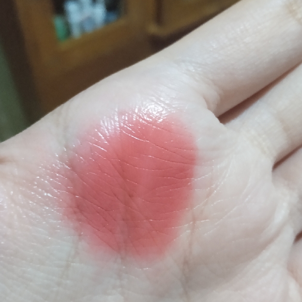 Hydra Glass Liptint - Pinky Popsickle imgfdn-93f7f03f-15b3-4fa8-b373-f30fb9e093a9