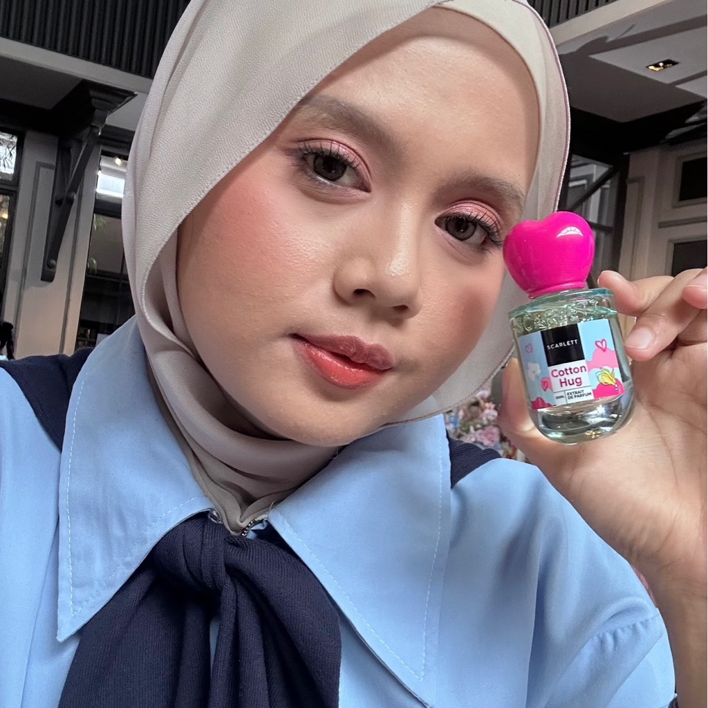 Cotton Hug Extrait De Parfum  imgfdn-df7842b4-a96e-4c96-b2d3-51485cfdb26d