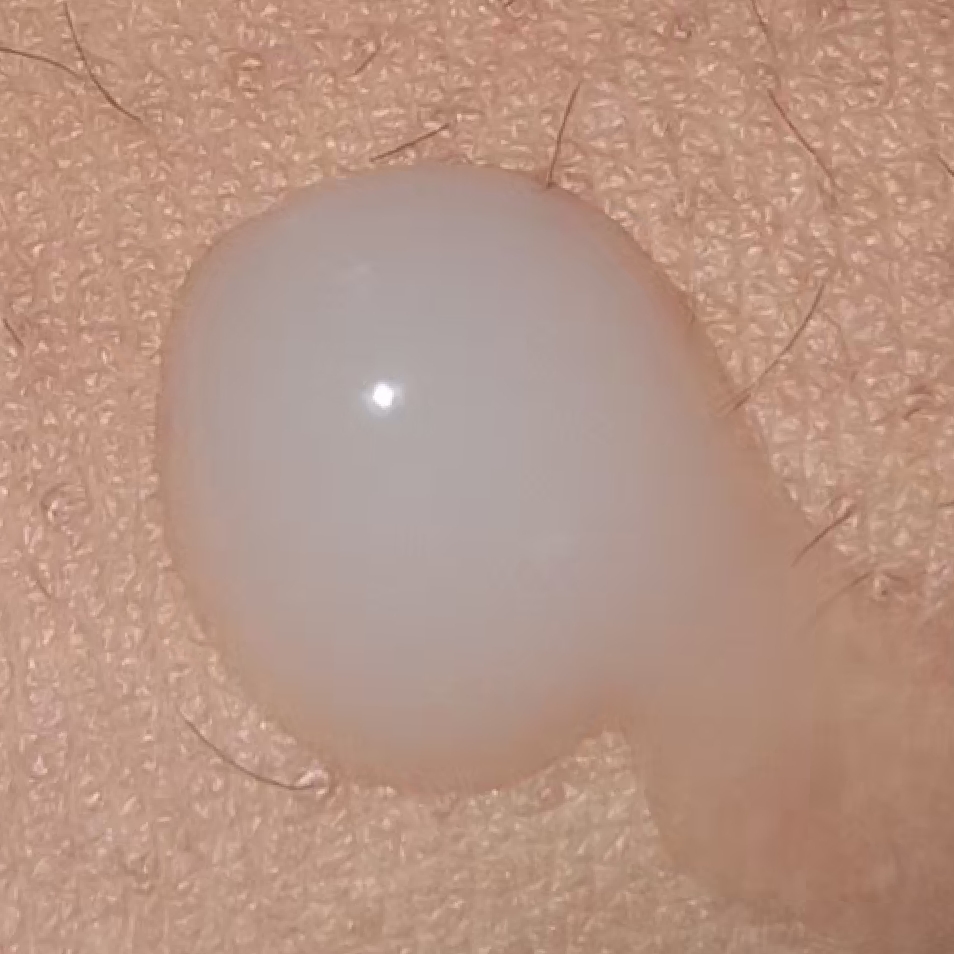 Dark Spot Correcting Glow Serum imgfdn-75564189-1eb2-47cb-8a77-5e744024780b