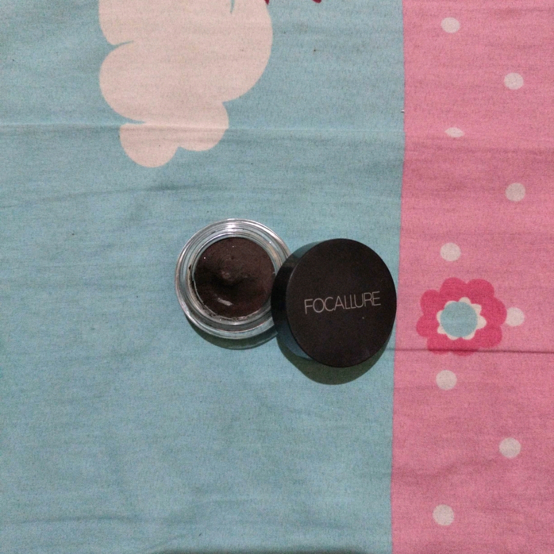Brows Cream Long Lasting - Dark Brown imgfdn-907c4d26-ffa5-4332-858a-31a5181b9122
