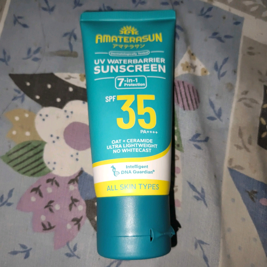 UV WaterBarrier Sunscreen SPF 35 PA++++ imgfdn-b2768f45-9d0c-4de9-a25c-45403c0990b5