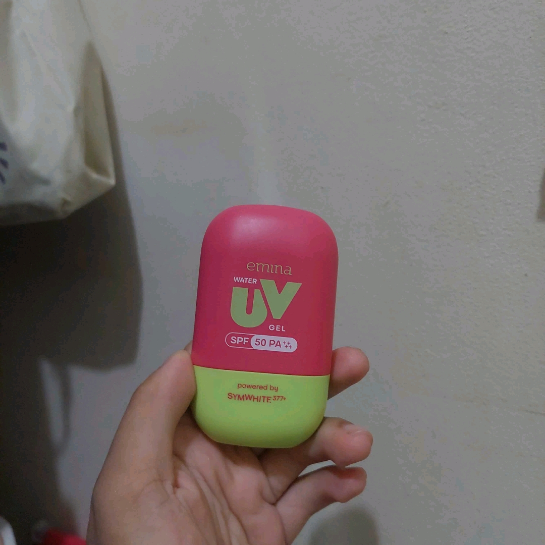 Emina UV Gel Sunscreen SPF 50 PA++++ - Water imgfdn-d5664839-08a2-41c3-b2bb-36f0f0a2850d