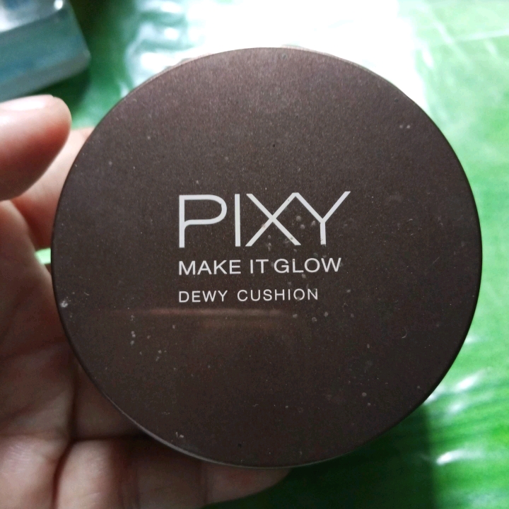 Make It Glow Dewy Cushion - 101 Light Beige imgfdn-13215c9a-418d-4ca7-90f3-956d535eaab3