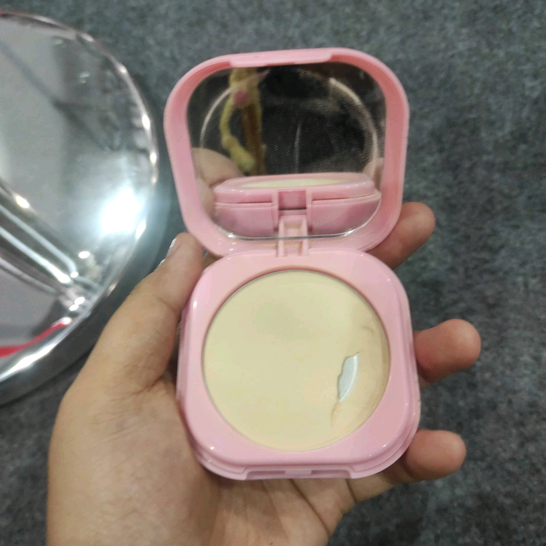 Perfect Blurring Powder Foundation - 01 Butter Cream imgfdn-8ec809cf-dddc-4c0b-b5af-06d2d2c9c06a