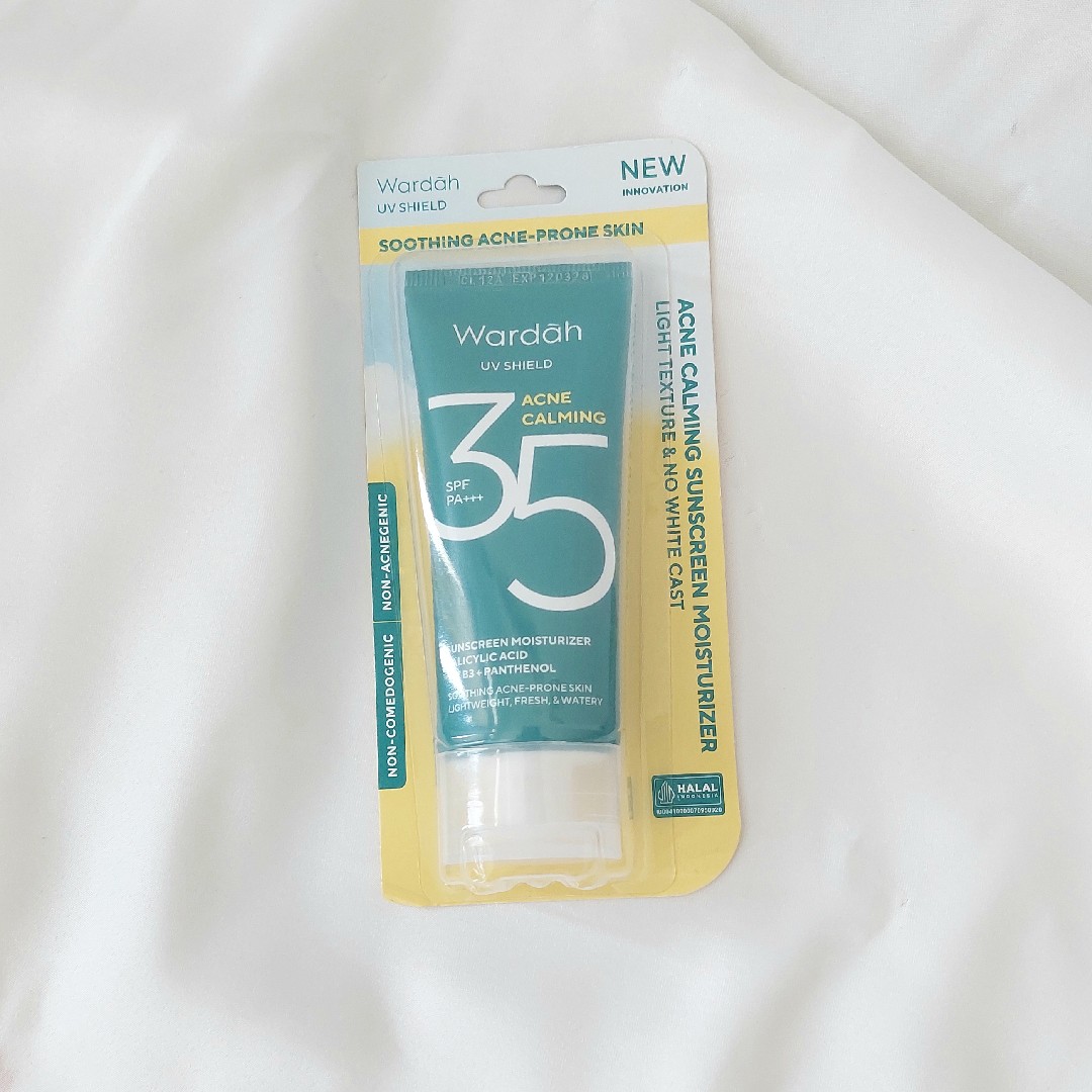 UV Shield Acne Calming Sunscreen Moisturizer SPF 35 PA+++ imgfdn-a627bf95-c973-4e6f-a901-43def0581e59