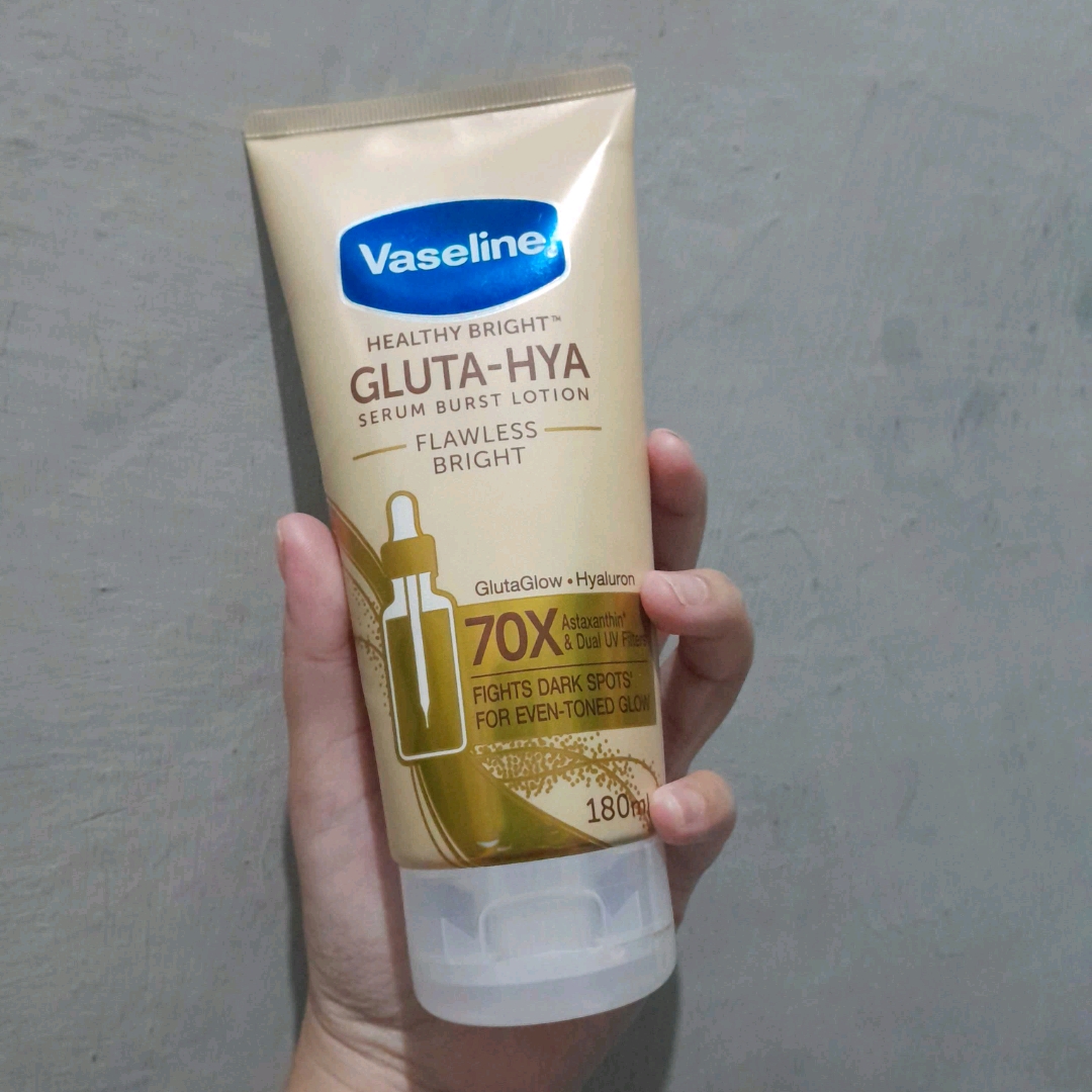 Healthy Bright Gluta-Hya Serum Burst Lotion - Flawless Bright imgfdn-3774c309-9db8-46ee-966c-ab2154ccf8df