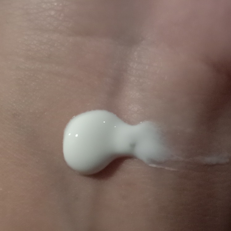 UV Body Lotion Bio-Peptide - Bengkoang Perfect Bright imgfdn-d2d09cf3-68d0-42b6-a79a-b50a274a983d