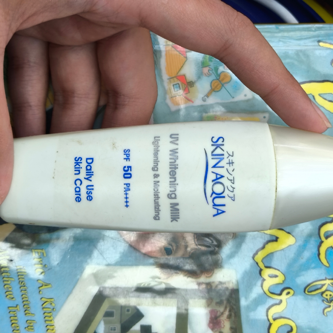 UV Whitening Milk imgfdn-c599ee7c-0181-4b65-aed6-4da60cb7de4c