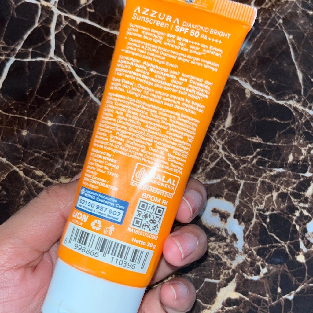 Diamond Bright Sunscreen SPF 50 PA ++++ imgfdn-9ad6b762-8d9c-4b71-82eb-5ac8d71f232b