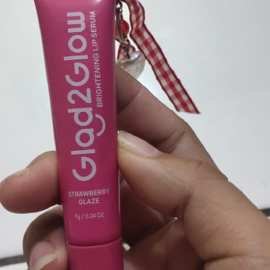 Brightening Lip Serum - 01 Strawberry Glaze imgfdn-94d3b866-3f79-474e-80e9-25d5241de7ea