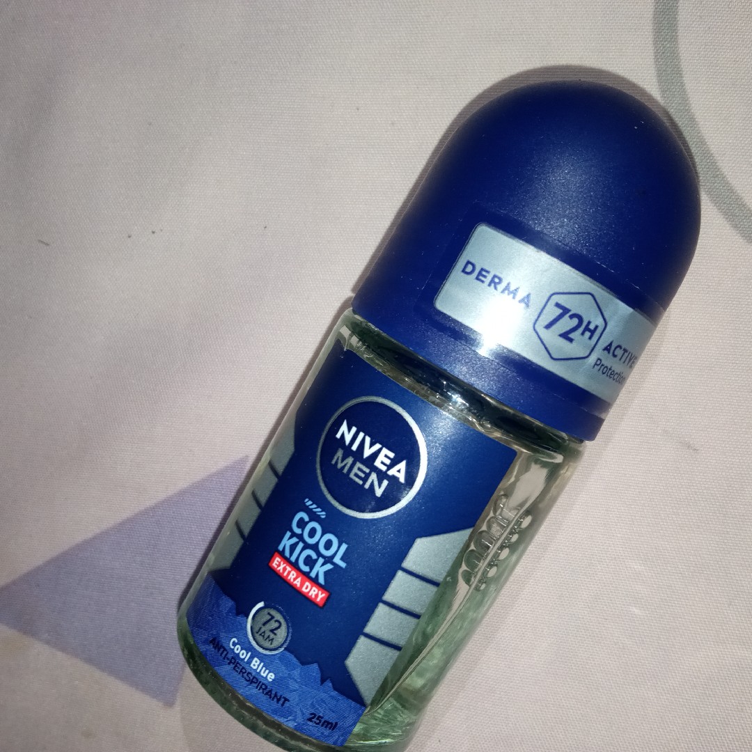 Men Cool Kick Cool Blue Deo Roll On imgfdn-0647e53a-ca46-4cc1-a7ca-c2acc2c23d94