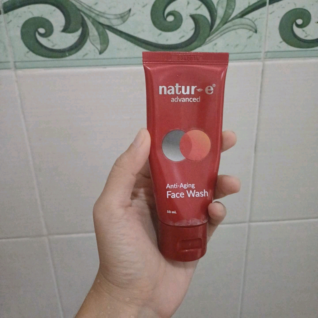 Advanced Anti-Aging Face Wash imgfdn-f55b247d-b7f9-4db2-899d-64c68080b1e4