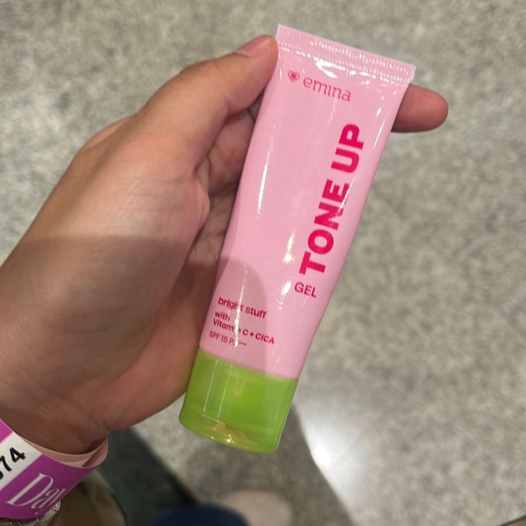 Bright Stuff Tone Up Cream imgfdn-52da4698-e4af-4bcd-a0b9-61257d9db18f