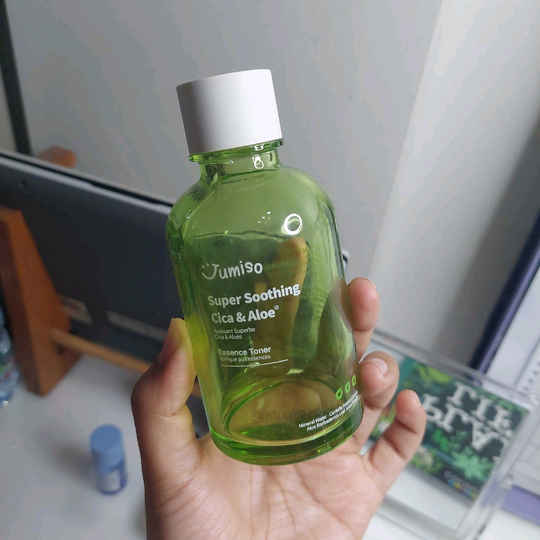 Super Soothing CIca & Aloe Essence Toner imgfdn-65ca635e-d070-4e42-a7e9-3add0bfc9736