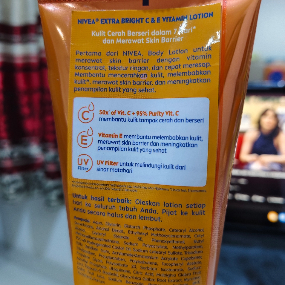 Extra Bright C&E Vitamin Lotion imgfdn-20d59d1a-d7e6-4a16-9cc9-9f74ad0c997e