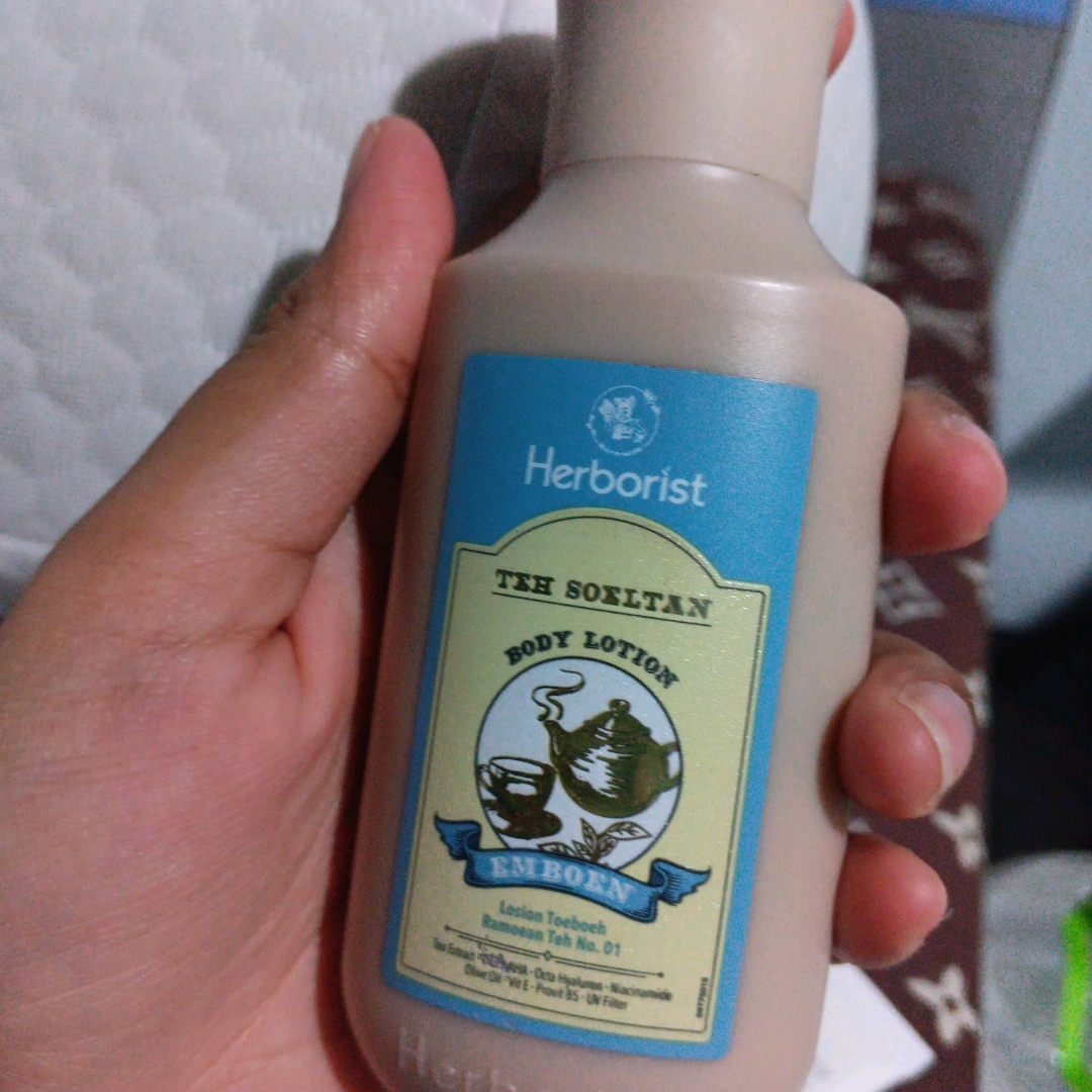 Body Lotion Teh Soeltan - Emboen imgfdn-0b9f5023-9e07-4472-b502-08a94ce5af3c