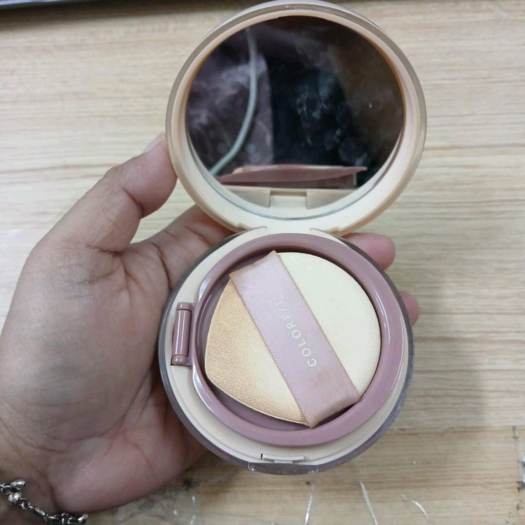 Colorfit Perfect Glow Cushion - 32N Neutral Beige imgfdn-26c01dd6-e147-49d9-9857-9e7dfd3af159