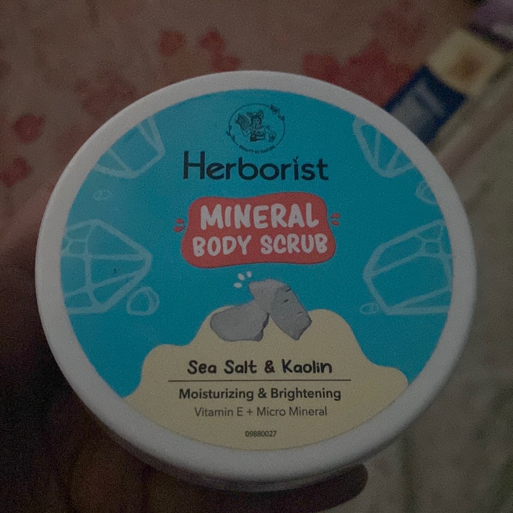 Mineral Body Scrub Sea Salt & Kaolin imgfdn-71bbd3c7-c67a-4860-8034-257f1ff4dfc7