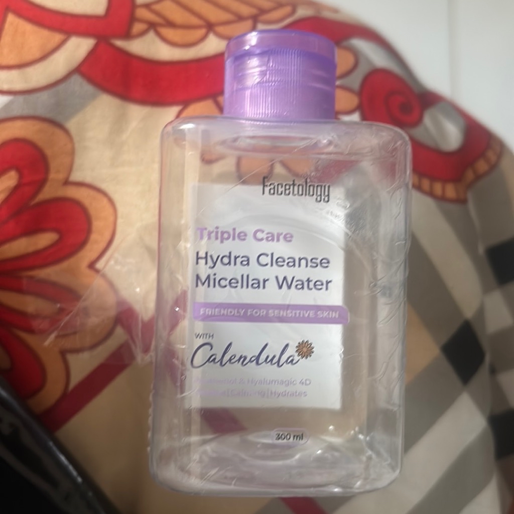 Triple Care Hydra Cleanse Micellar Water imgfdn-58c73420-f4fc-4db9-817e-e9d184a60316