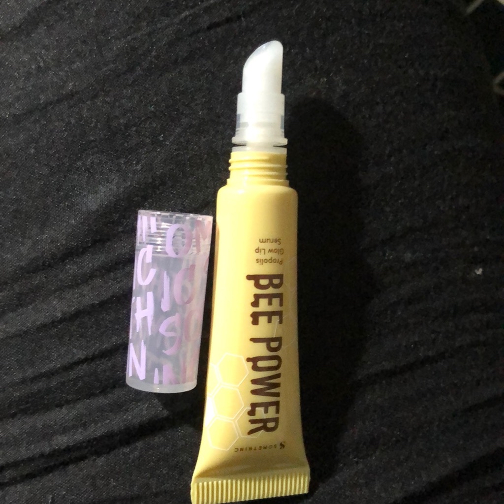 Bee Power Propolis Glow Lip Serum imgfdn-a1d6ee75-d561-492c-b16a-a01f89557228