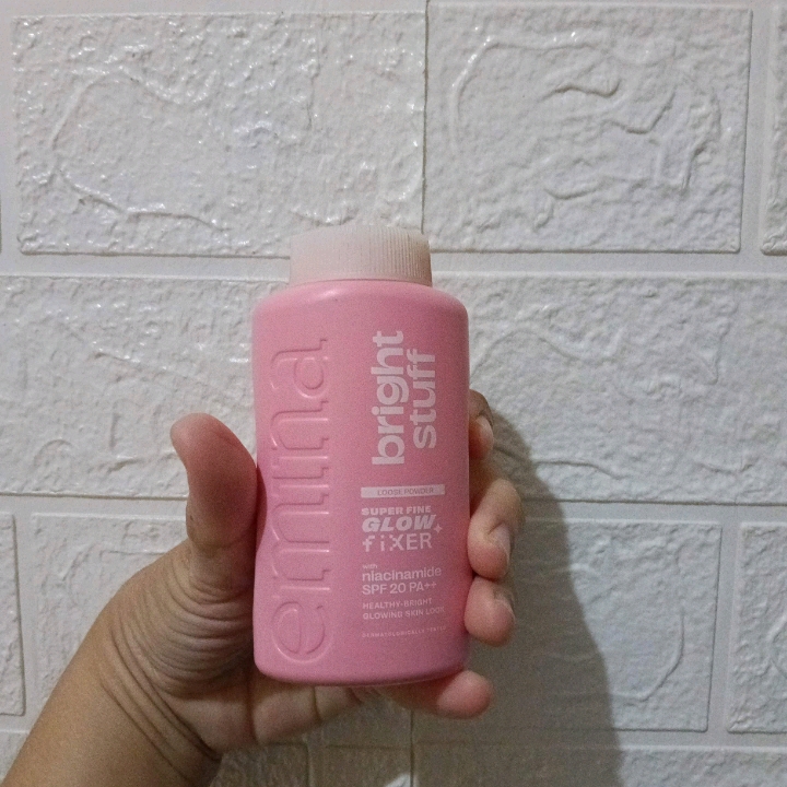 Bright Stuff Loose Powder imgfdn-07a8a5bc-6ca9-406c-a664-53673d0c9978