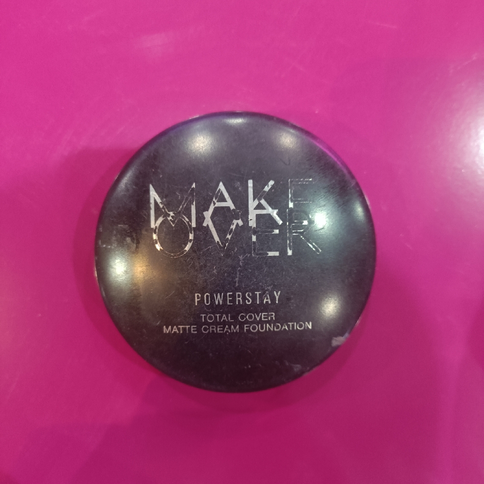 Powerstay 24H Matte Powder Foundation - W42 Warm Sand - Reformulation in October 2023 imgfdn-d9acaecd-da0a-487c-b3dd-490cd719930d