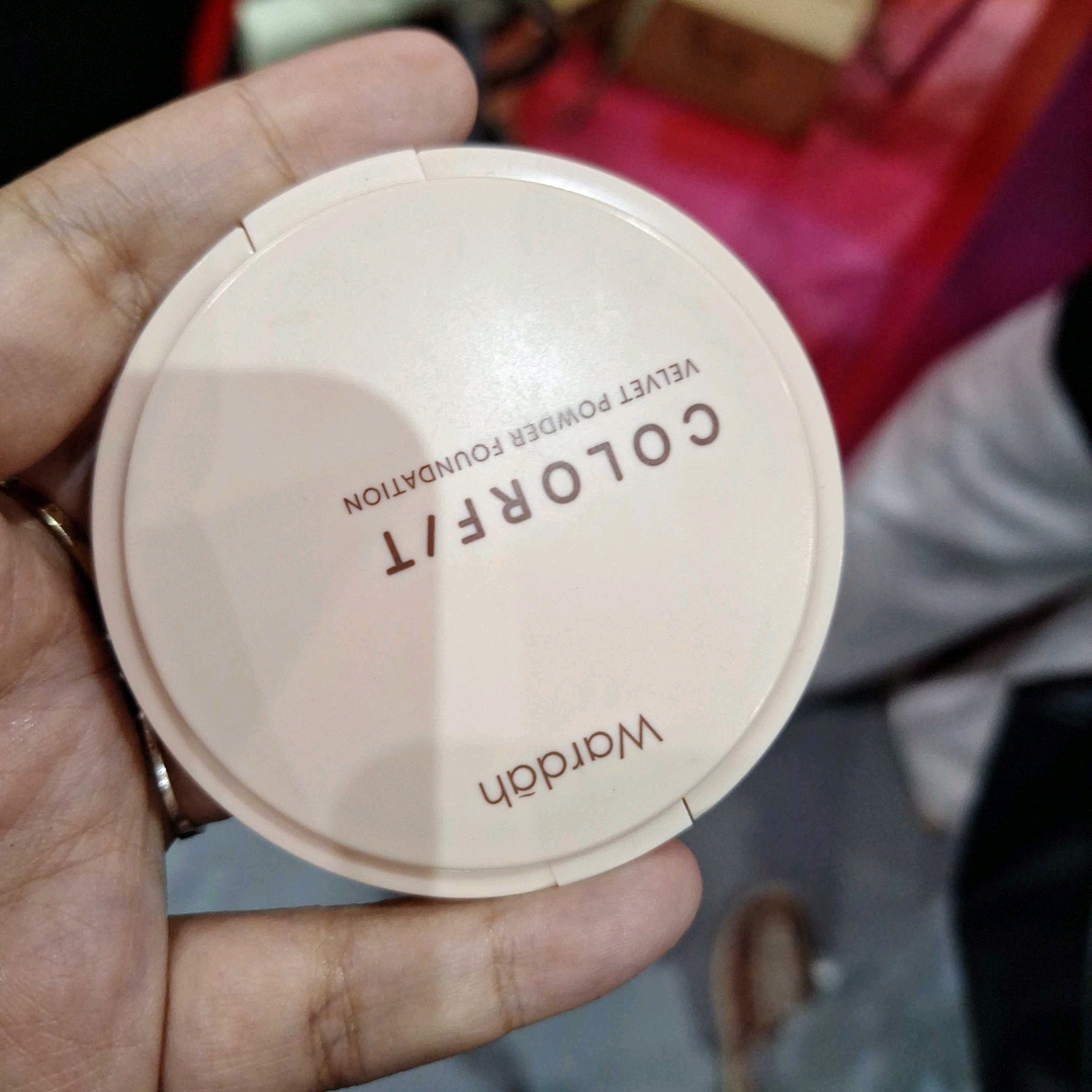 Colorfit Velvet Powder Foundation - 43W Golden Sand imgfdn-10853873-a47b-4507-bb52-2d2b7f4419b0