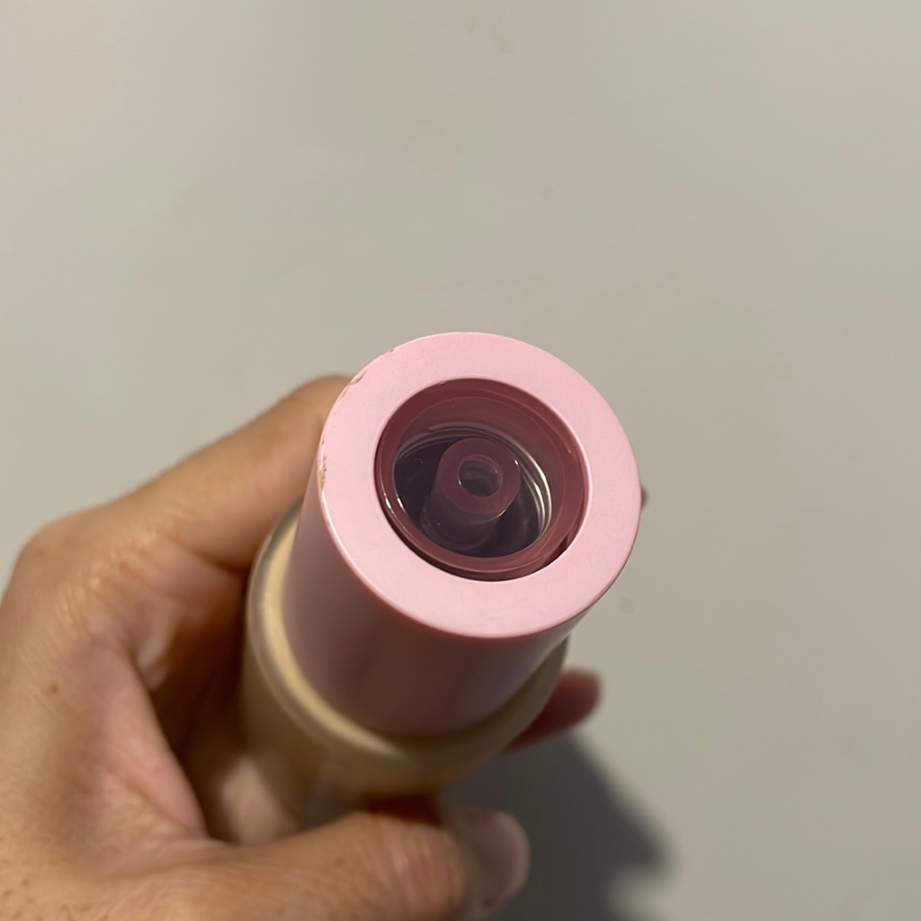 The Realest Lightweight Skin Tint - Light imgfdn-960aece2-1f25-456f-aa63-2fa464e7e487