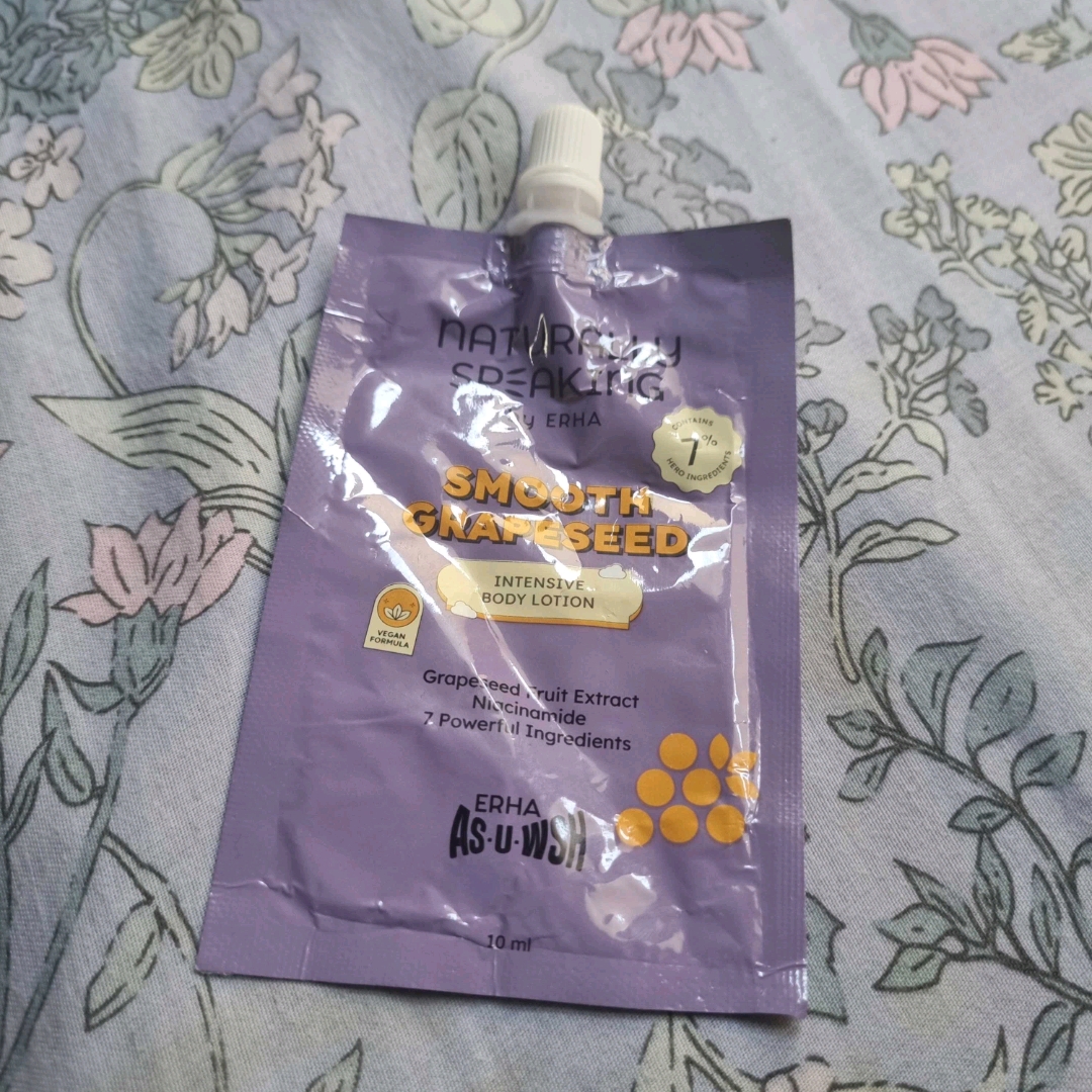 Smooth Grapeseed Intensive Body Lotion imgfdn-00e88245-8394-4317-ba0a-29035f0faff6