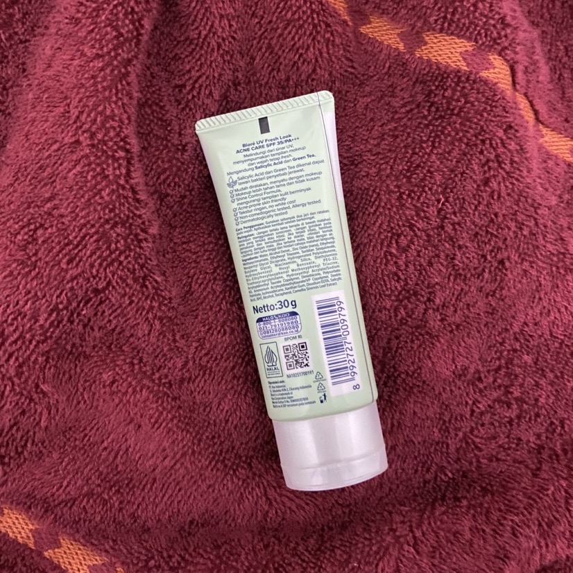 UV Fresh Look Acne Care SPF35  imgfdn-c2cfb5ca-0b47-42f1-ac6e-9417832d24d8