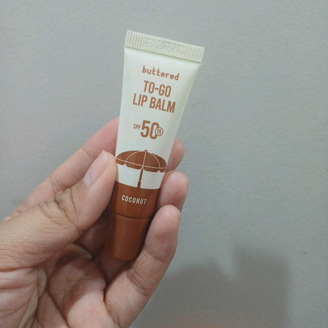 To-Go Lip Balm SPF 50 PA++++ - Coconut imgfdn-0ad25791-8229-444e-a00f-c95412bb677c