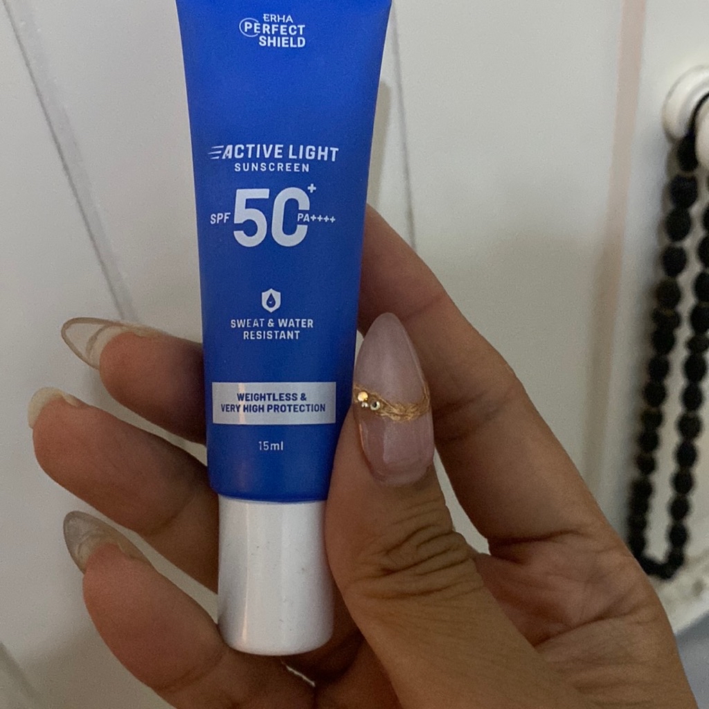 Perfect Shield Active Light Sunscreen SPF 50+ PA++++ imgfdn-24b2e46b-5e3e-471b-ac82-089fab6a1798