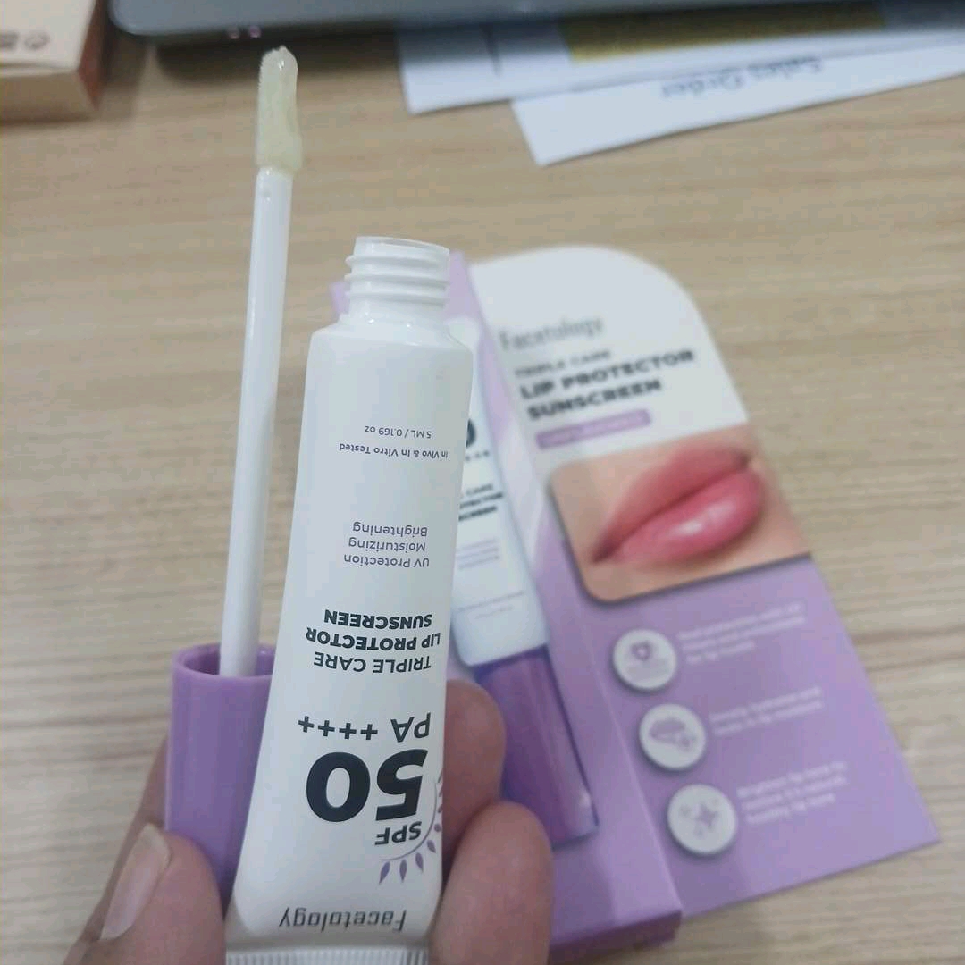 Triple Care Lip Protector Sunscreen imgfdn-4a812592-f292-4e76-b96c-bb82fe219a74
