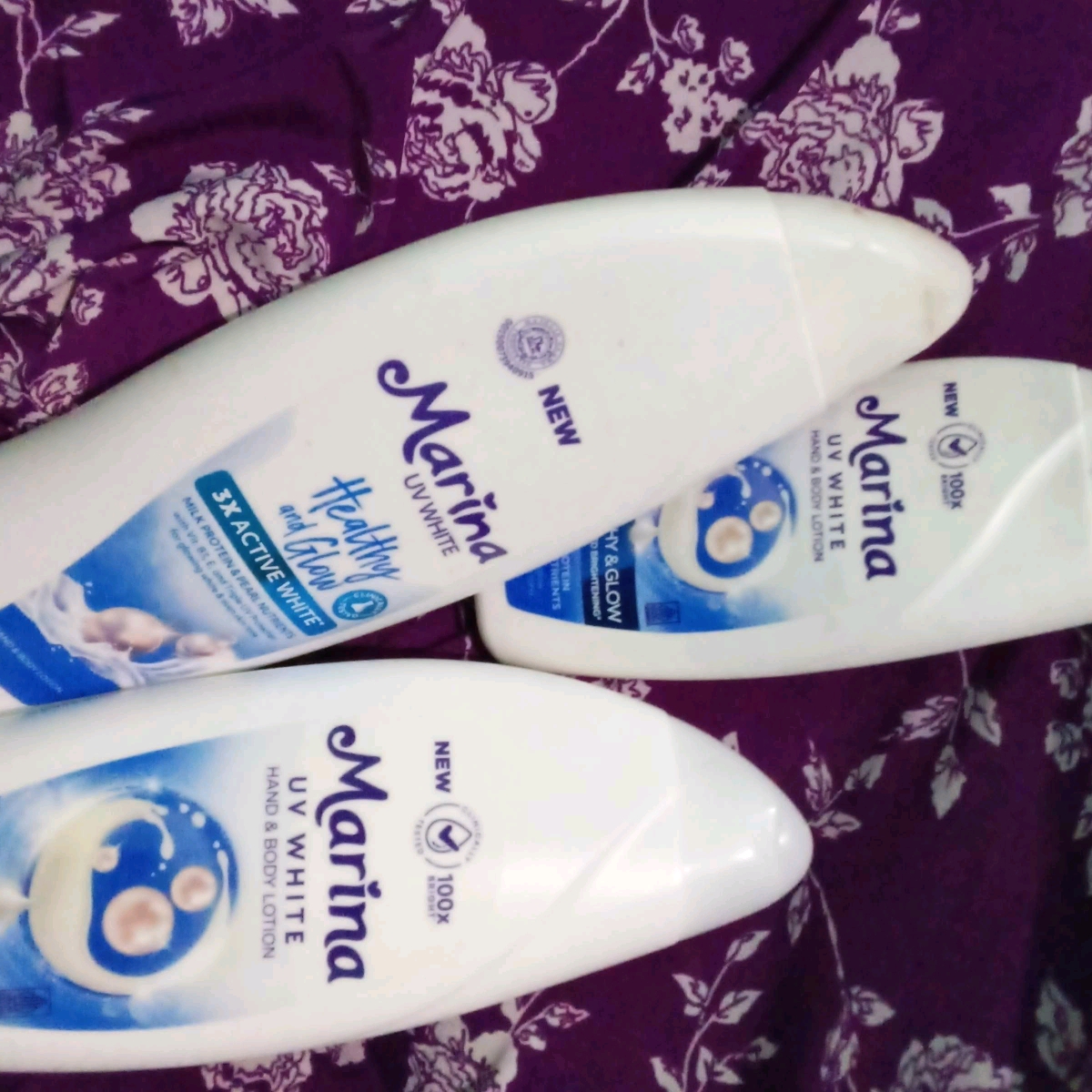 UV White Healthy & Glow Lotion imgfdn-41c2e3d6-9603-4db4-ac2a-4396e5cbb985