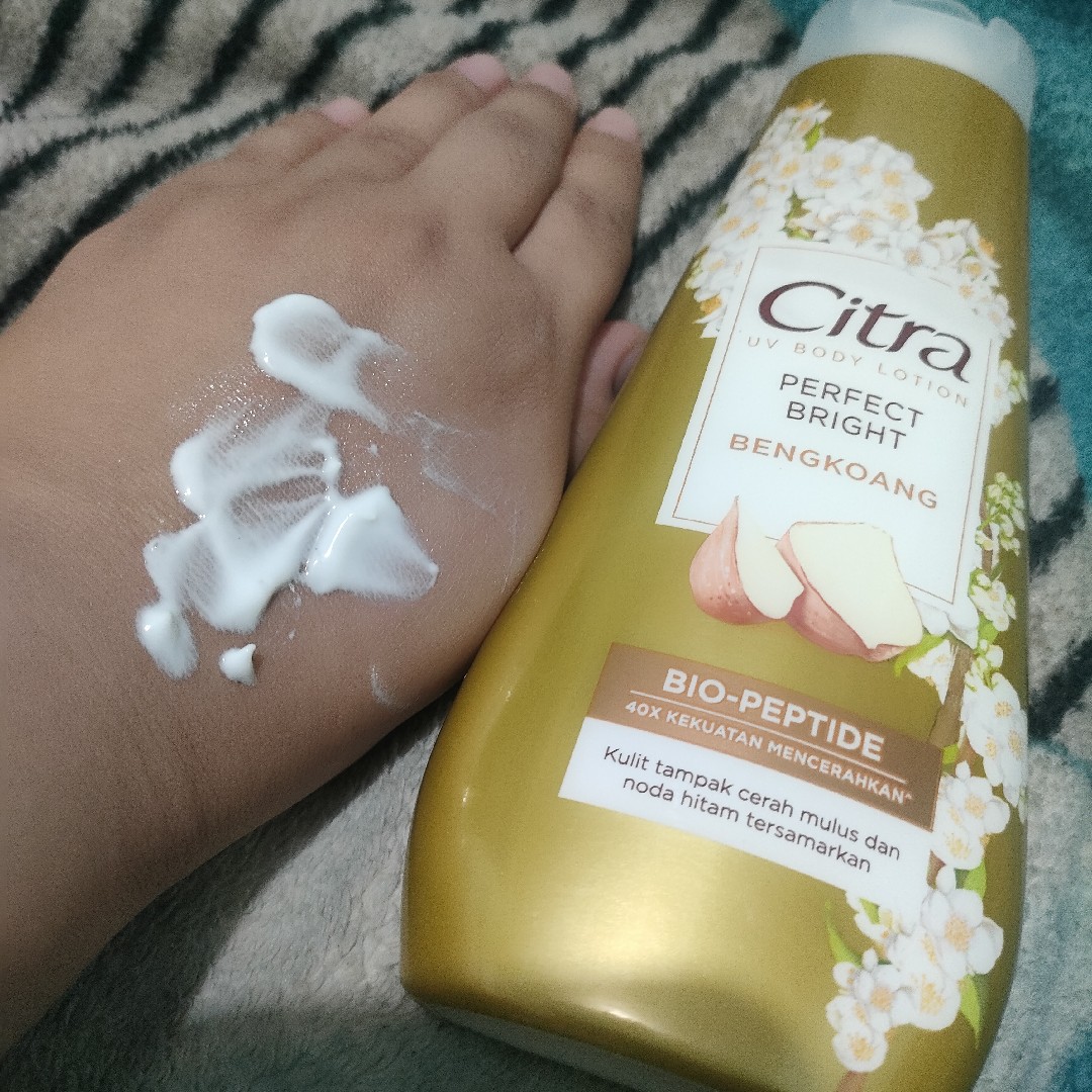 UV Body Lotion Bio-Peptide - Bengkoang Perfect Bright imgfdn-7eee7d15-7ec4-455f-a74e-01313bc4f8d6