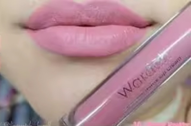 Exclusive Matte Lip Cream - 04 Pink Me imgfdn-64ae04c8-8c33-4229-a480-be2707afa71f