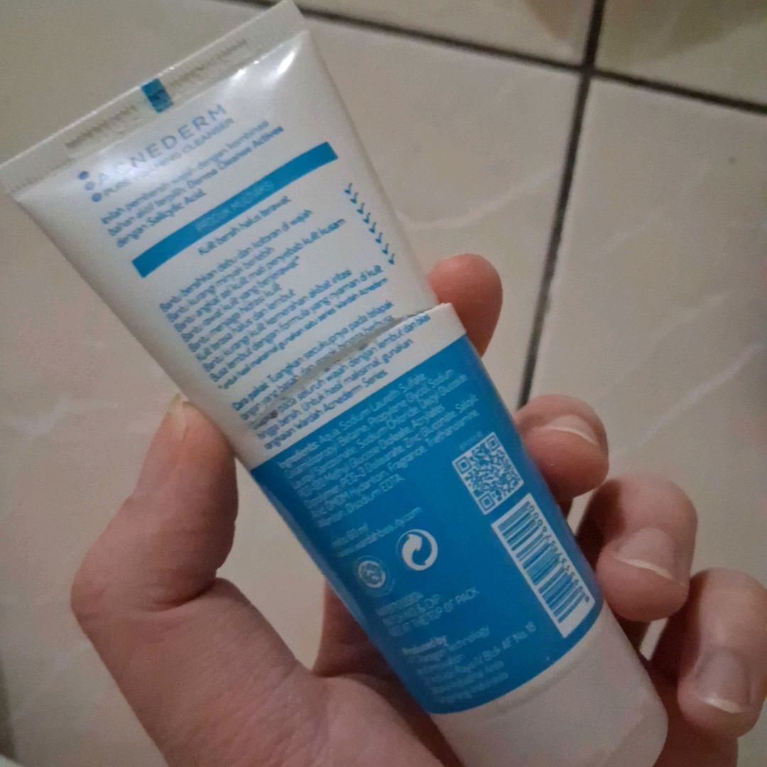 Acnederm Day Moisturizer imgfdn-d6caf370-6613-40a2-96d8-f6224c633b29