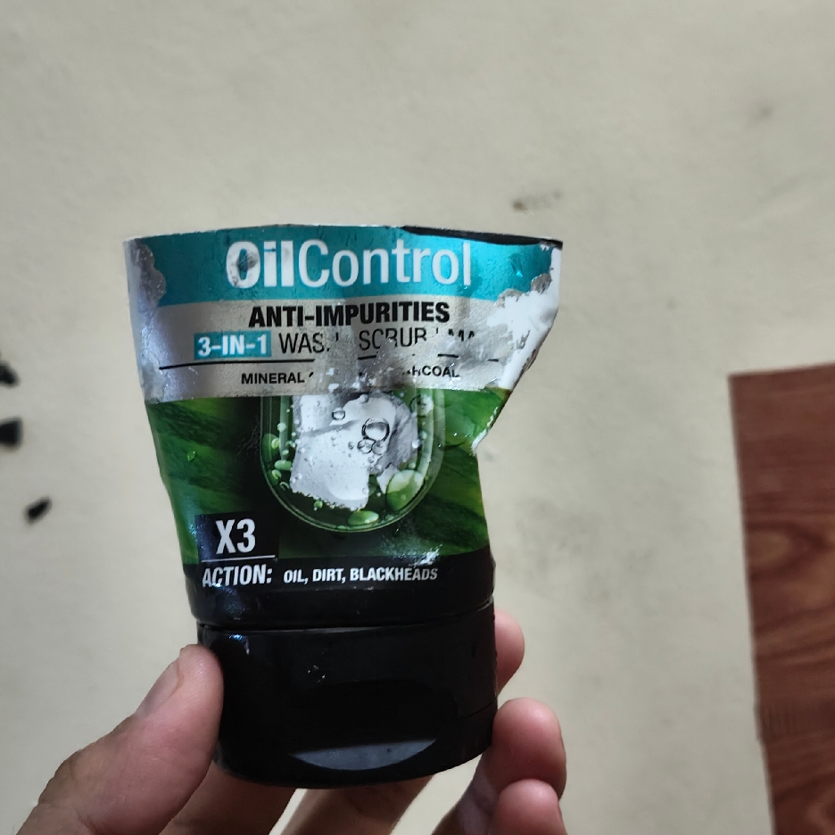 Turbo Light Oil Control 3-in-1 Charcoal Foam Cleanser imgfdn-e8538d8a-0351-46c7-94b8-1a7b9029ac18