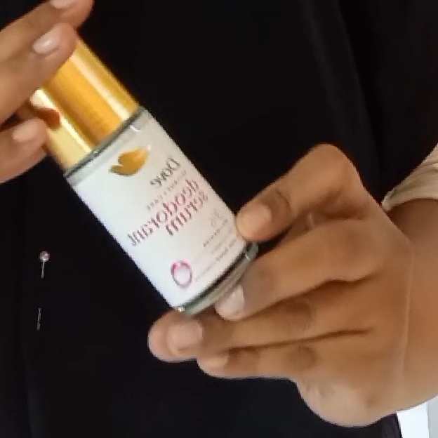Radiant+Care Deodorant Serum Roll On  - 3% Niacinamide + 10x Collagen imgfdn-7e0bd16b-141f-4d82-96e3-33a832129b9e