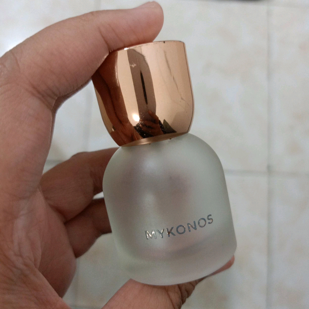 Utopia Extrait De Parfum imgfdn-124325ad-5d8a-4fe0-b64d-c432ec88f1f7