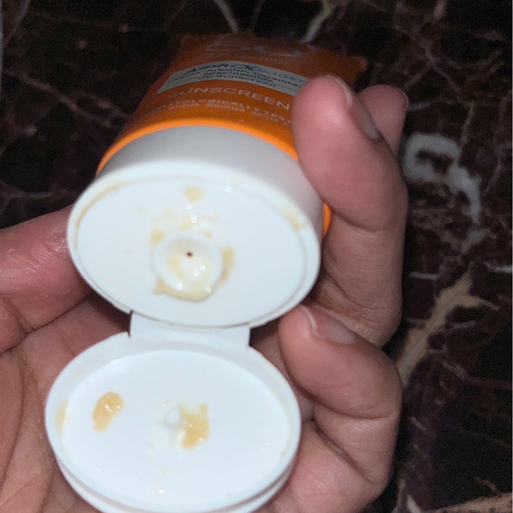 Diamond Bright Sunscreen SPF 50 PA ++++ imgfdn-5badf63f-e473-4705-94b1-36428670fcab